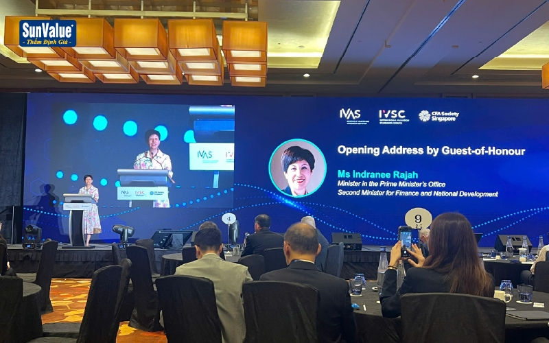 Bà Indranee Rajah, Bộ trưởng tại Văn phòng Thủ tướng, kiêm Bộ trưởng thứ hai Bộ Tài chính và Bộ Phát triển Quốc gia Singapore, phát biểu khai mạc hội nghị