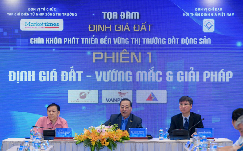 Tọa đàm còn phân tích xu hướng vận động của thị trường bất động sản năm 2026